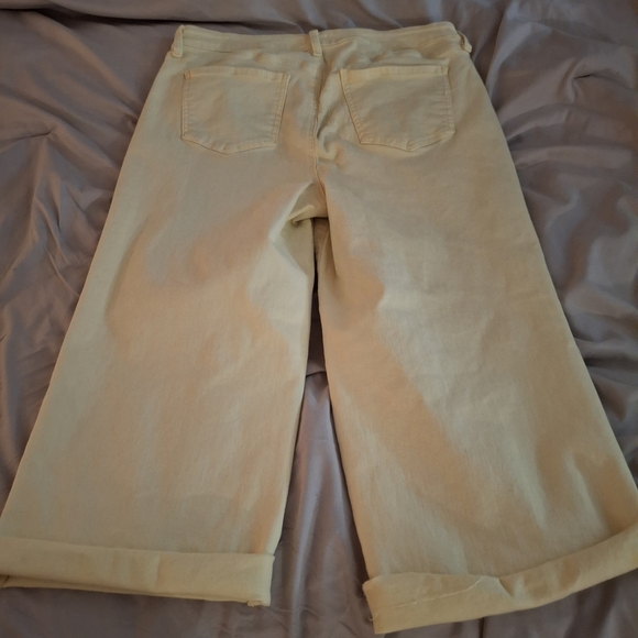 NYDJ Women's Light Yellow Denim Cropped Capris Pants - Picture 6 of 9